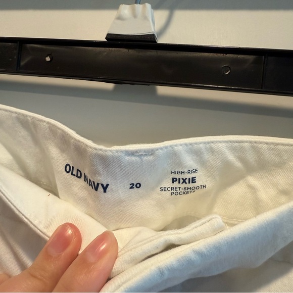 Old Navy Size 20 Women's White Pixie Pants - Picture 4 of 7